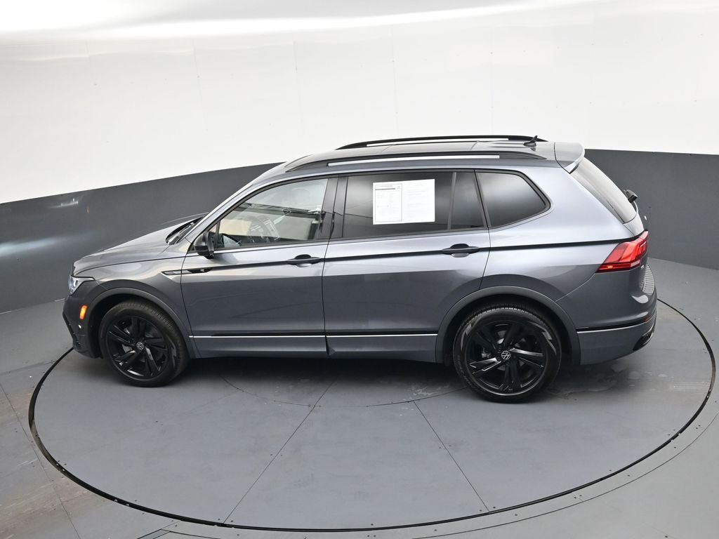 Used 2024 Volkswagen Tiguan SE R-Line image 31