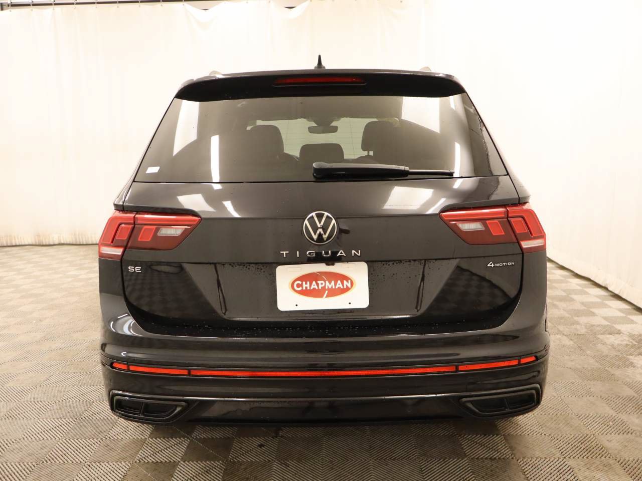 Used 2023 Volkswagen Tiguan SE R-Line AWD/4WD image 5