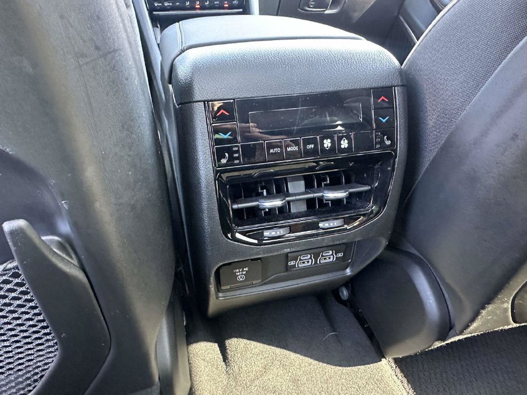 Used 2023 Jeep Grand Cherokee L Summit AWD/4WD image 13