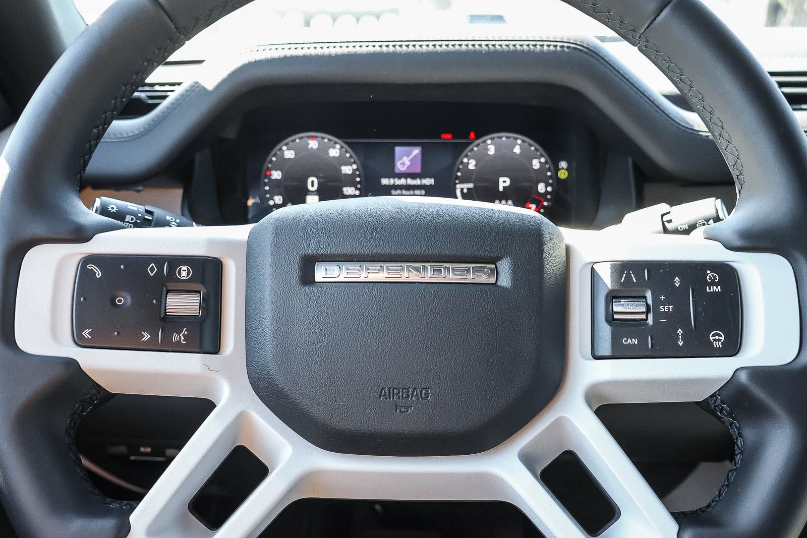New 2026 Land Rover Defender 110 X-Dynamic SE AWD/4WD image 33
