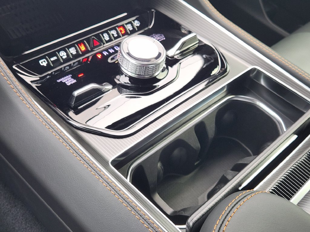 New 2026 Jeep Grand Wagoneer Summit AWD/4WD image 16