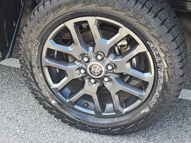 Used 2023 Toyota Tundra Platinum w/ Advanced Package AWD/4WD image 12