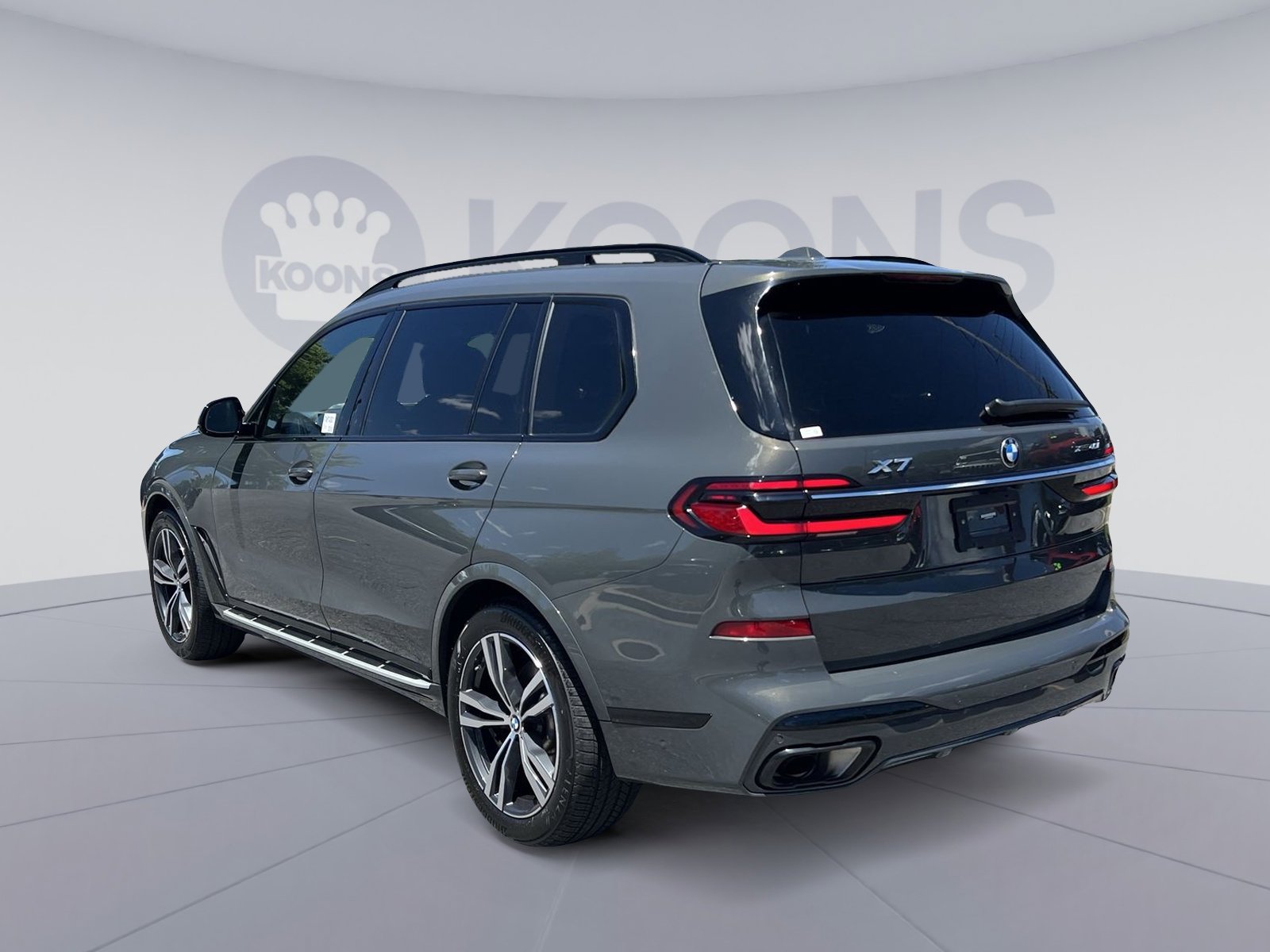 Used 2024 BMW X7 xDrive40i w/ Executive Package AWD/4WD image 4