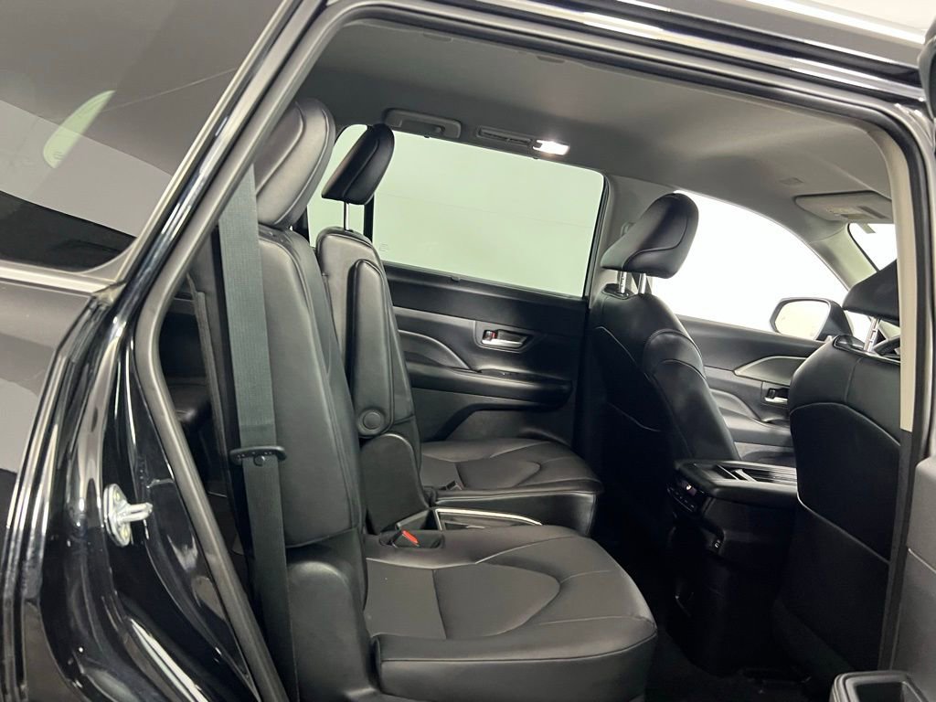 Used 2025 Toyota Grand Highlander AWD image 35