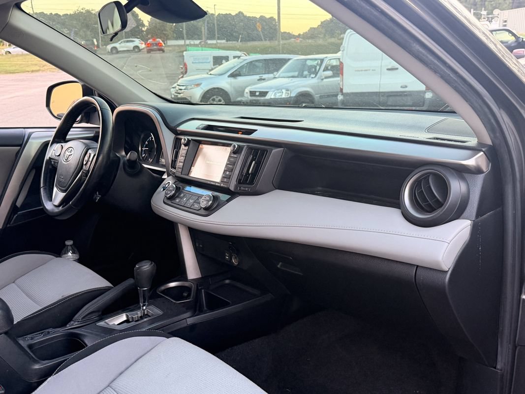 Used 2016 Toyota RAV4 XLE w/ Convenience Package AWD/4WD image 15