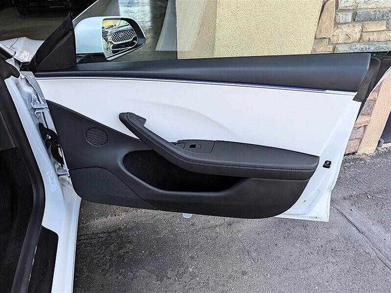Used 2025 Tesla Model 3 Long Range AWD/4WD image 30