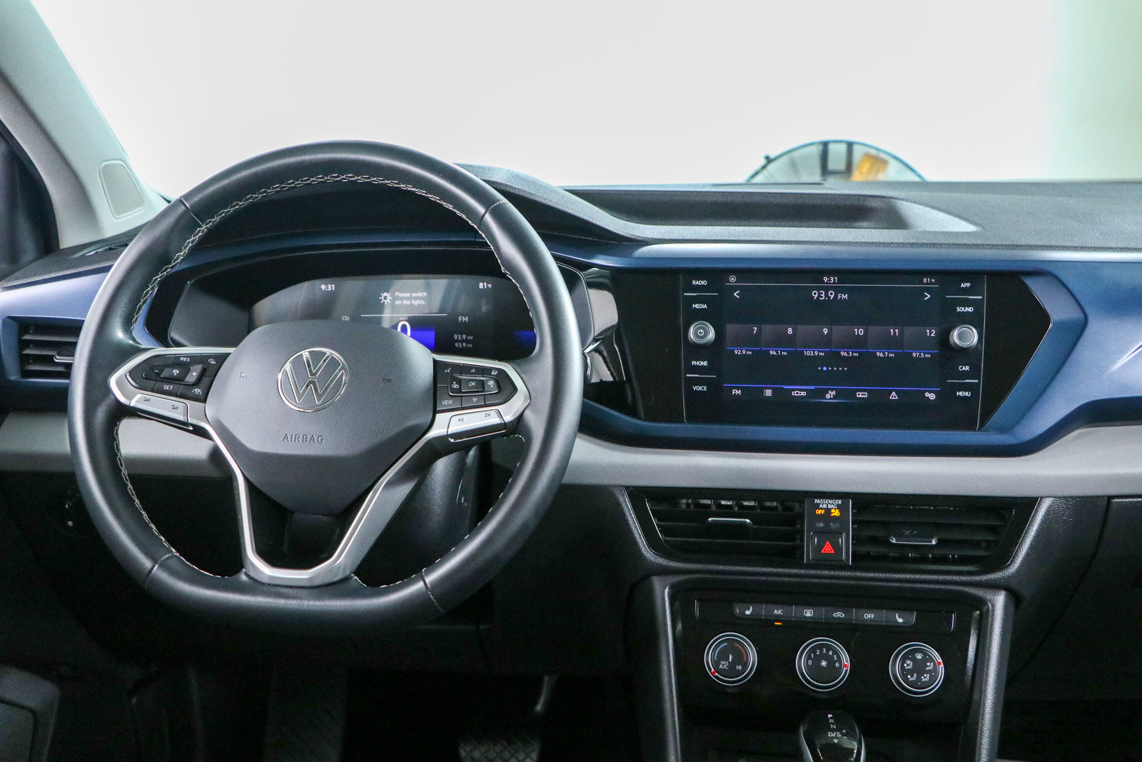 Used 2023 Volkswagen Taos SE FWD image 17