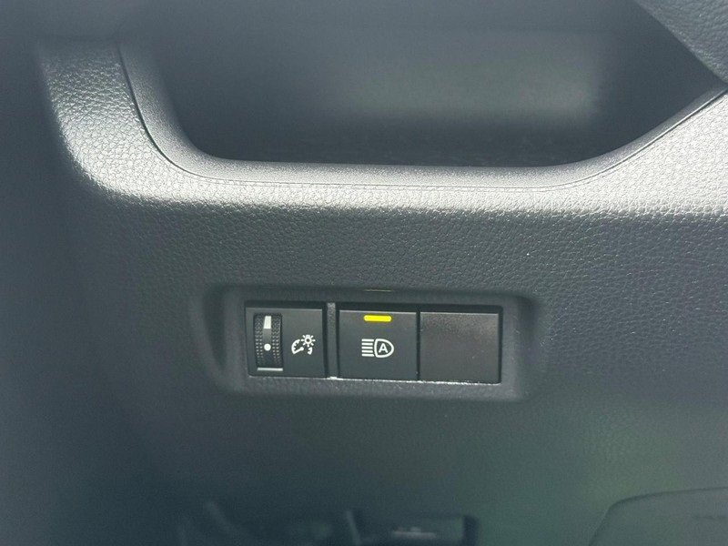 Used 2024 Toyota RAV4 LE image 29