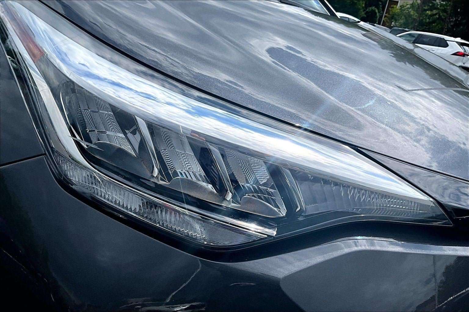 Used 2022 Toyota C-HR XLE FWD image 25
