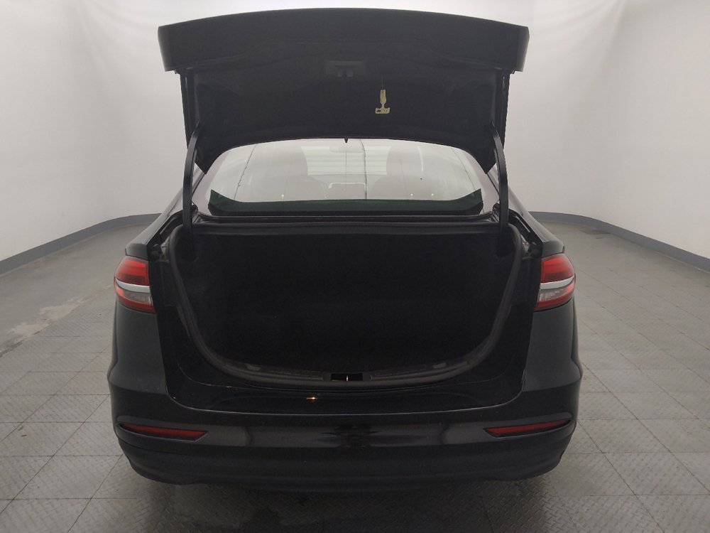 Used 2019 Ford Fusion SE FWD image 29