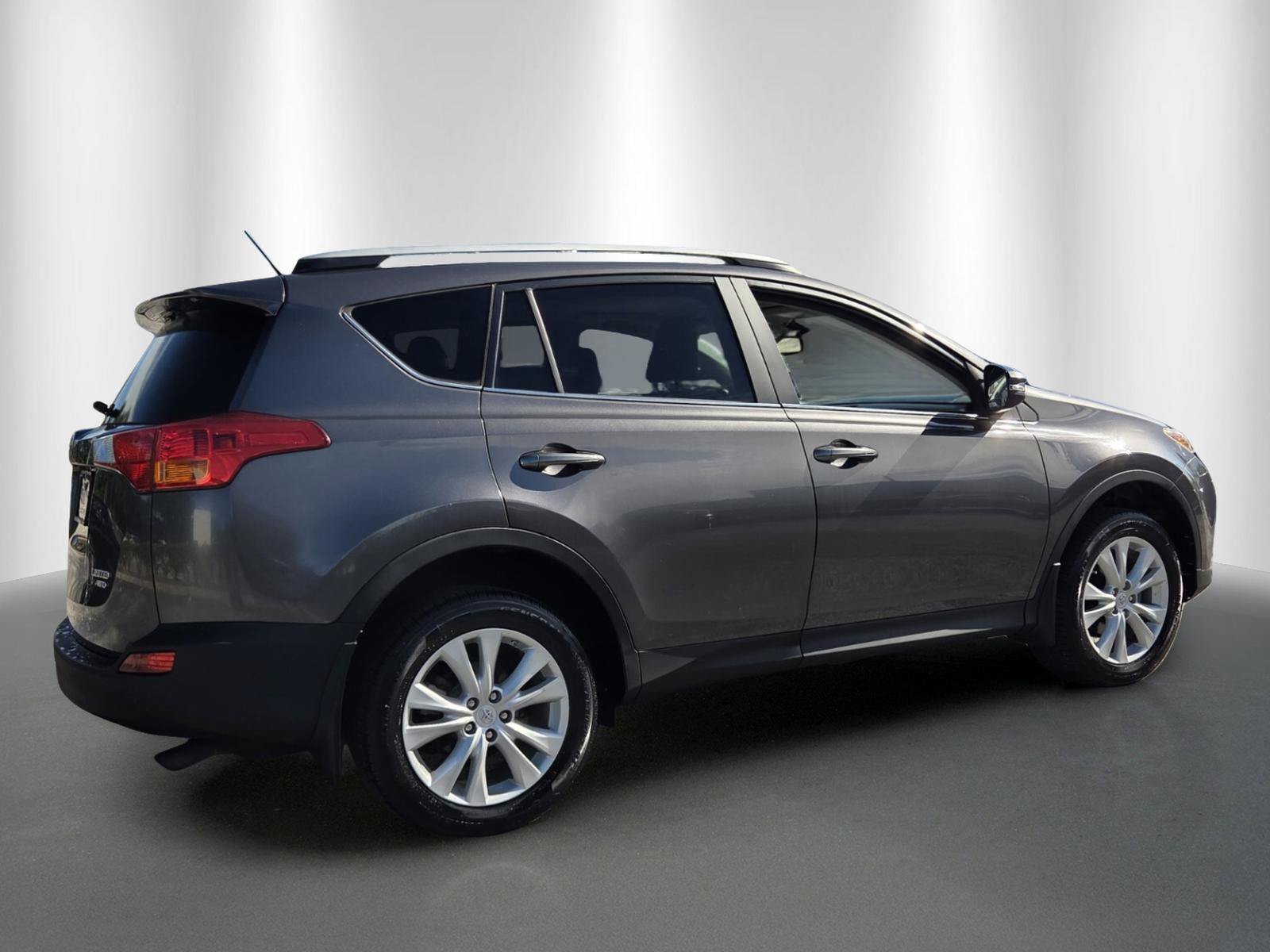 Used 2015 Toyota RAV4 Limited AWD/4WD image 7