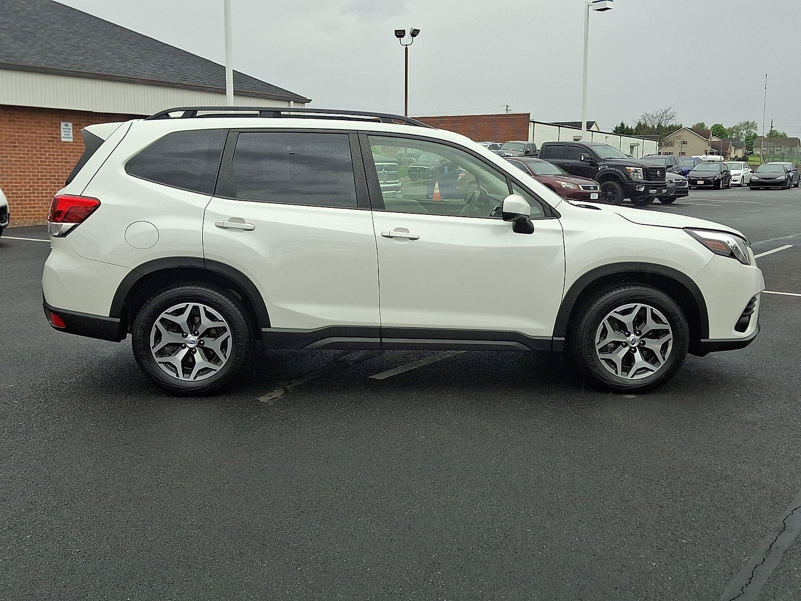 Used 2023 Subaru Forester Premium AWD/4WD image 7