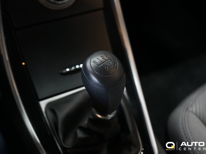 Used 2013 Hyundai Elantra Sedan FWD image 22
