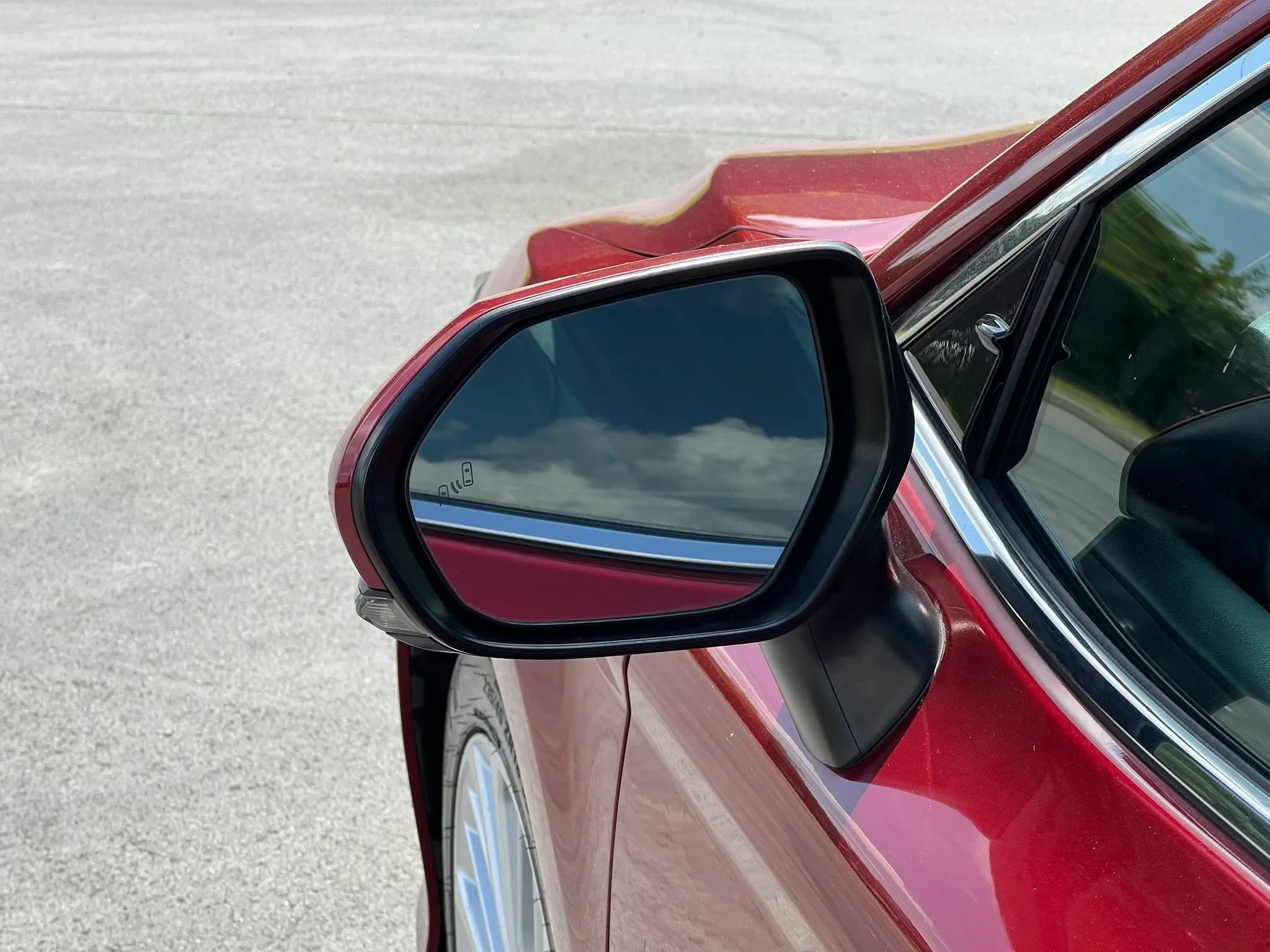Used 2018 Toyota Camry XLE FWD image 13