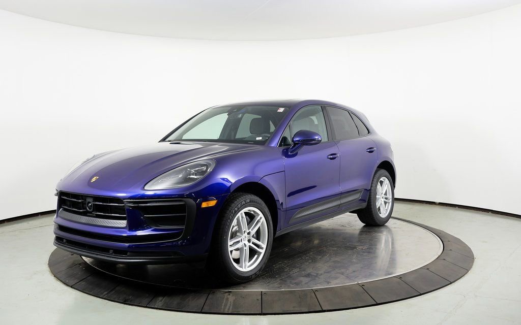 Used 2025 Porsche Macan image 1