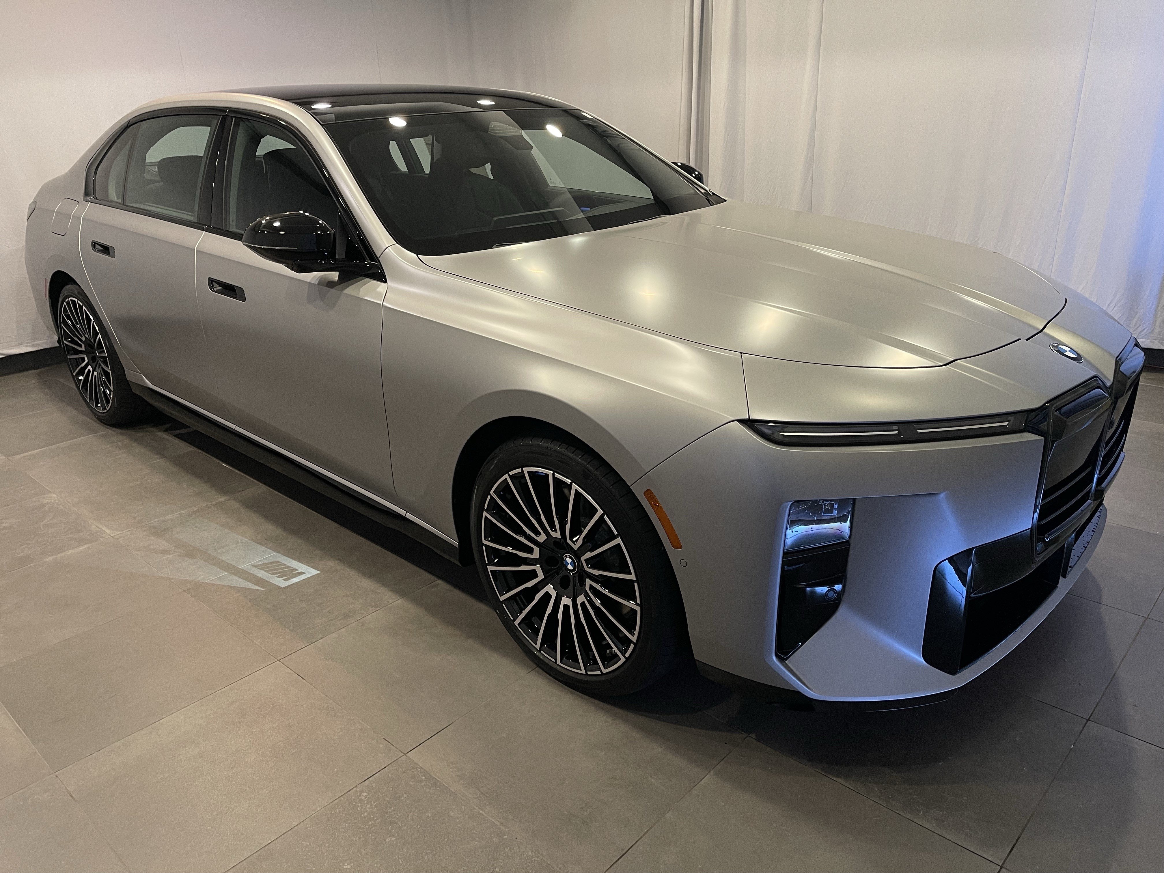 New 2027 BMW 740i xDrive w/ M Sport Professional Package AWD/4WD image 3