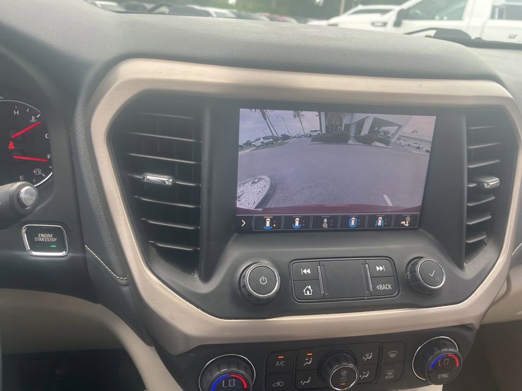 Used 2020 GMC Acadia Denali w/ Technology Package FWD image 14