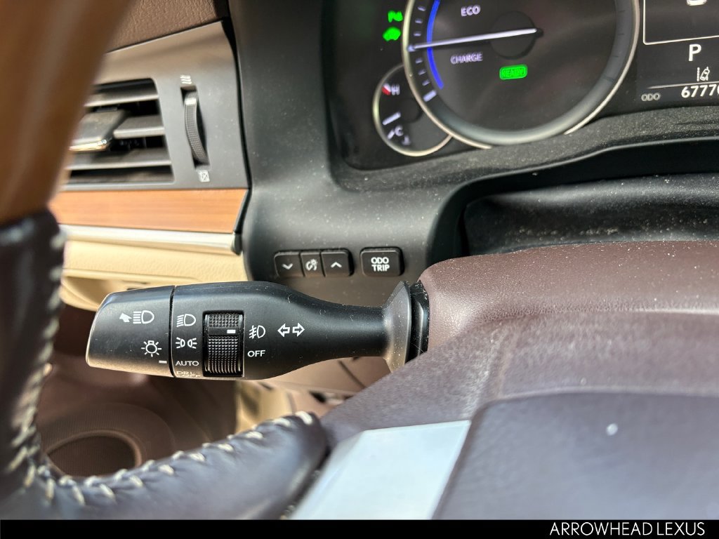 Used 2018 Lexus ES 300h w/ Luxury Package FWD image 22