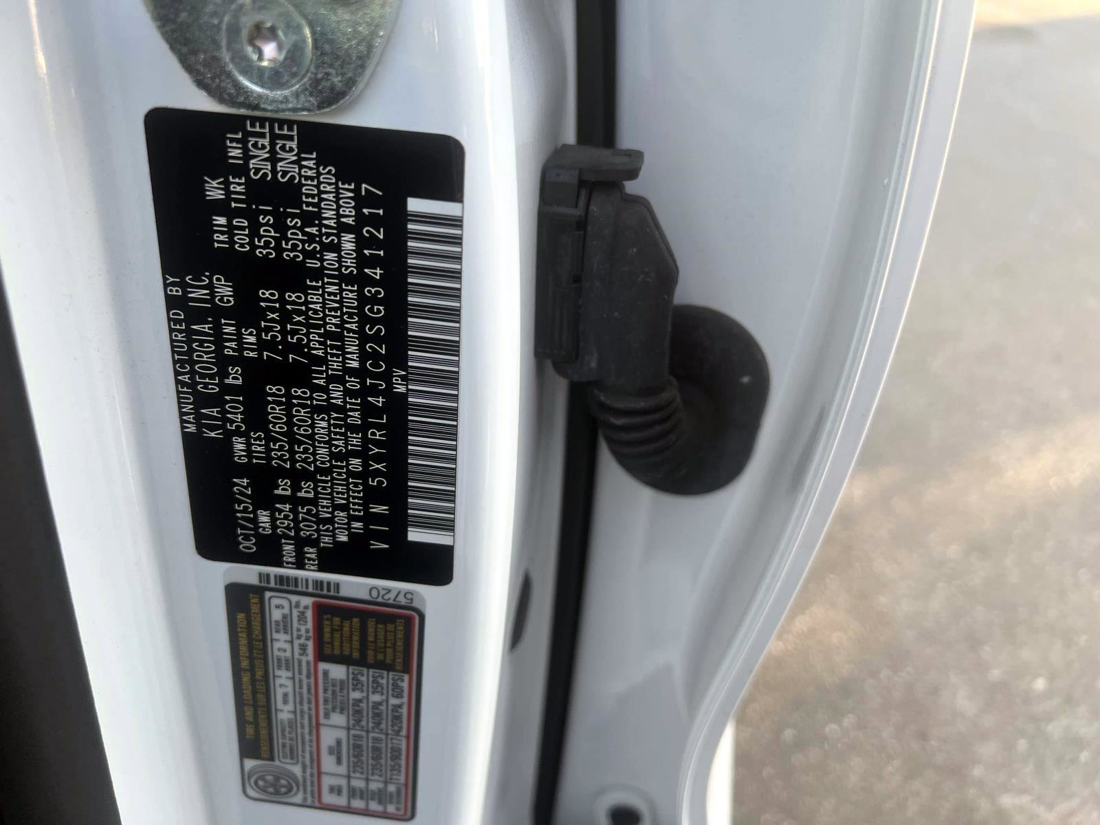 Certified 2025 Kia Sorento S image 6