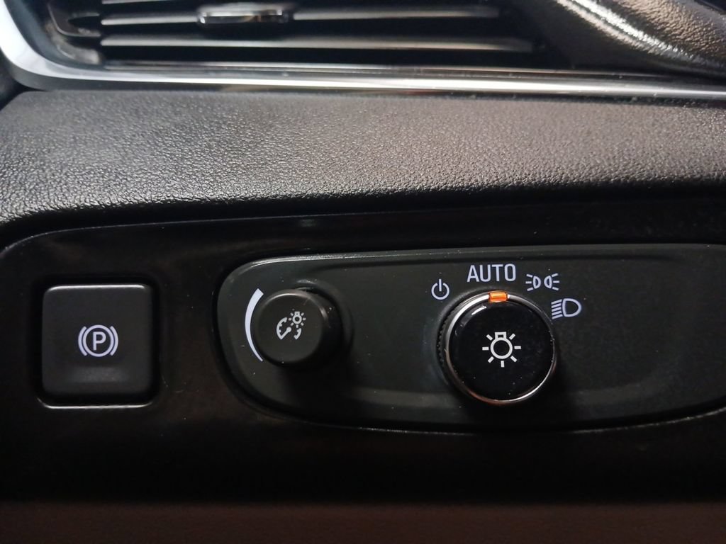 Used 2018 Buick Enclave Essence FWD image 42
