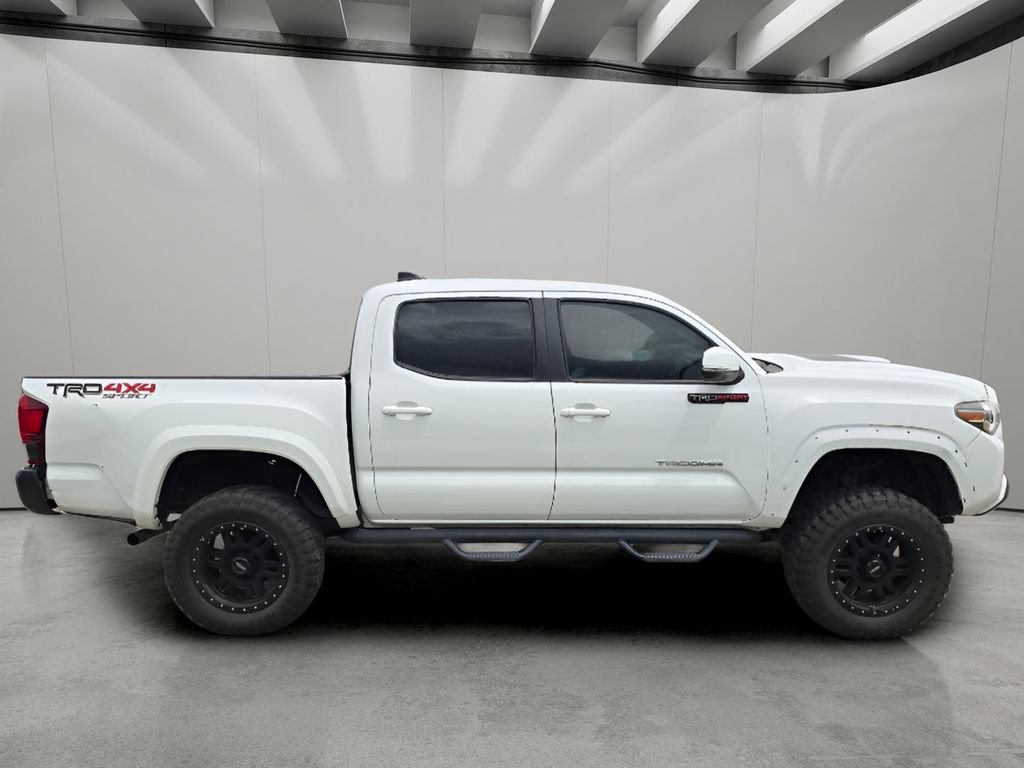 Used 2020 Toyota Tacoma TRD Sport w/ Technology Package AWD/4WD image 5