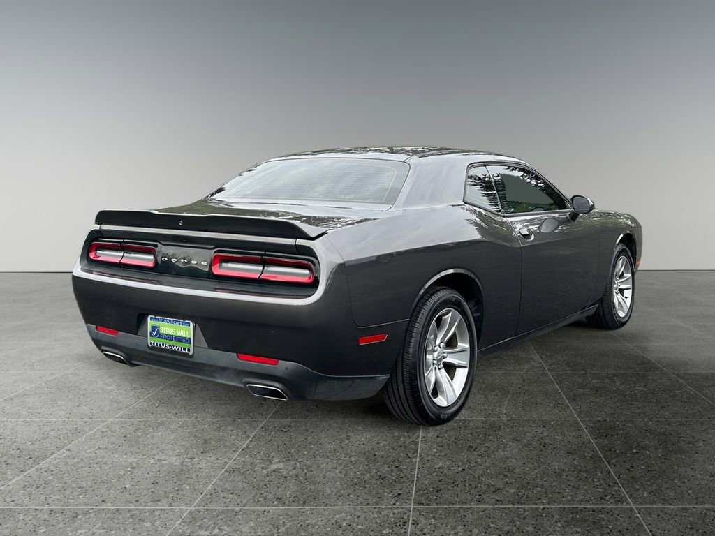Used 2021 Dodge Challenger SXT w/ Driver Convenience Group RWD image 9