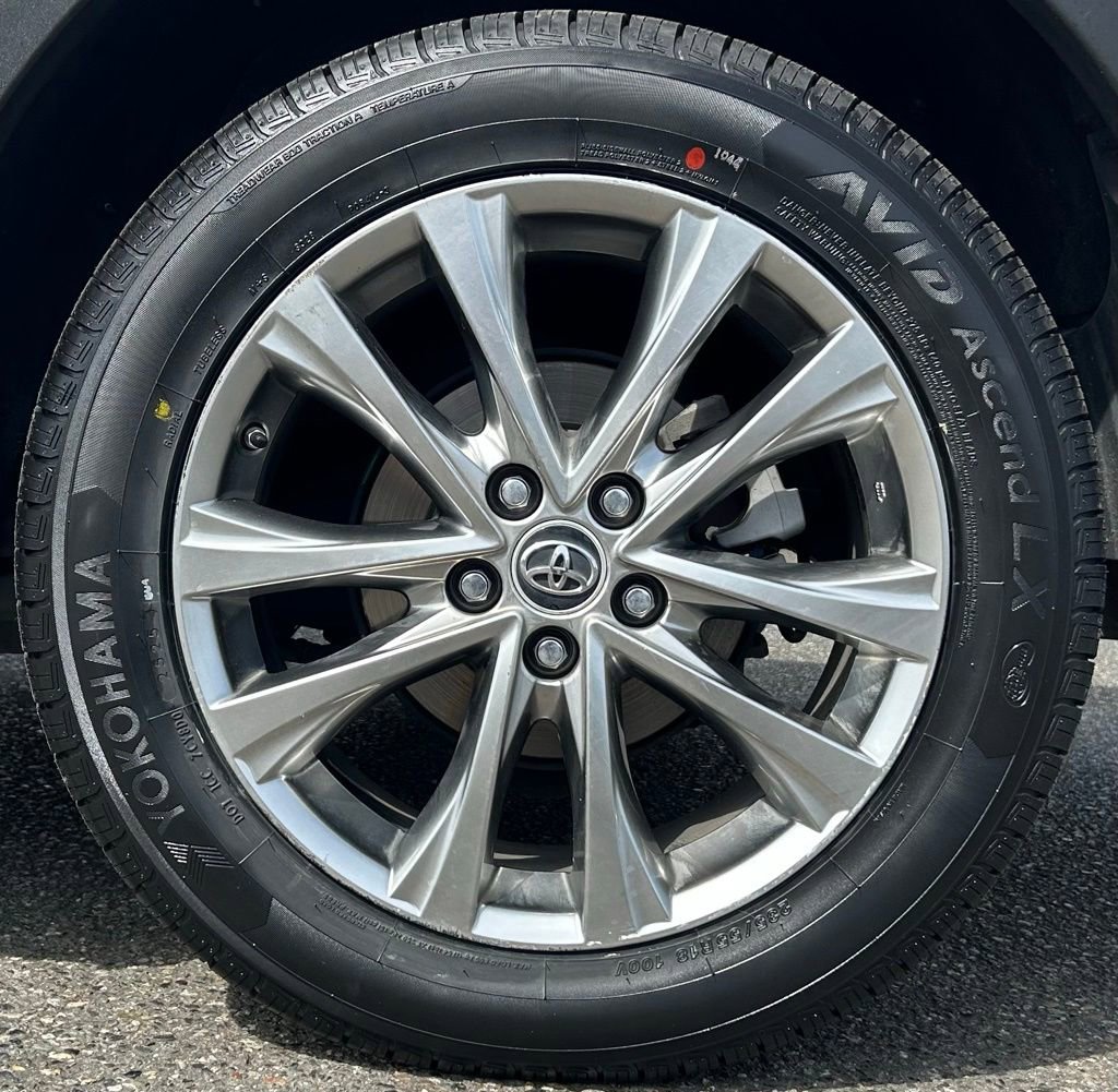 Certified 2018 Toyota RAV4 Limited AWD/4WD image 27