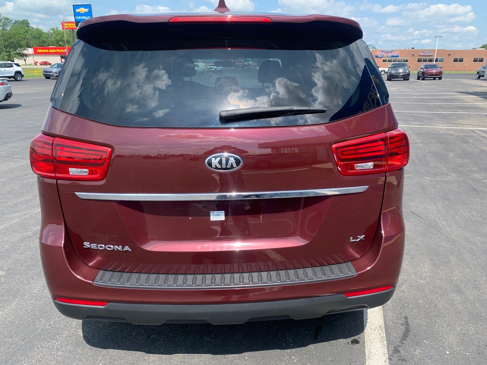 Used 2019 Kia Sedona LX FWD image 4