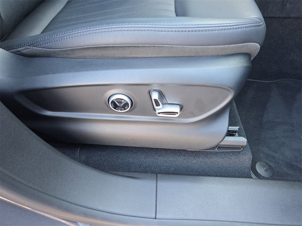 Used 2023 Maserati Grecale GT image 34