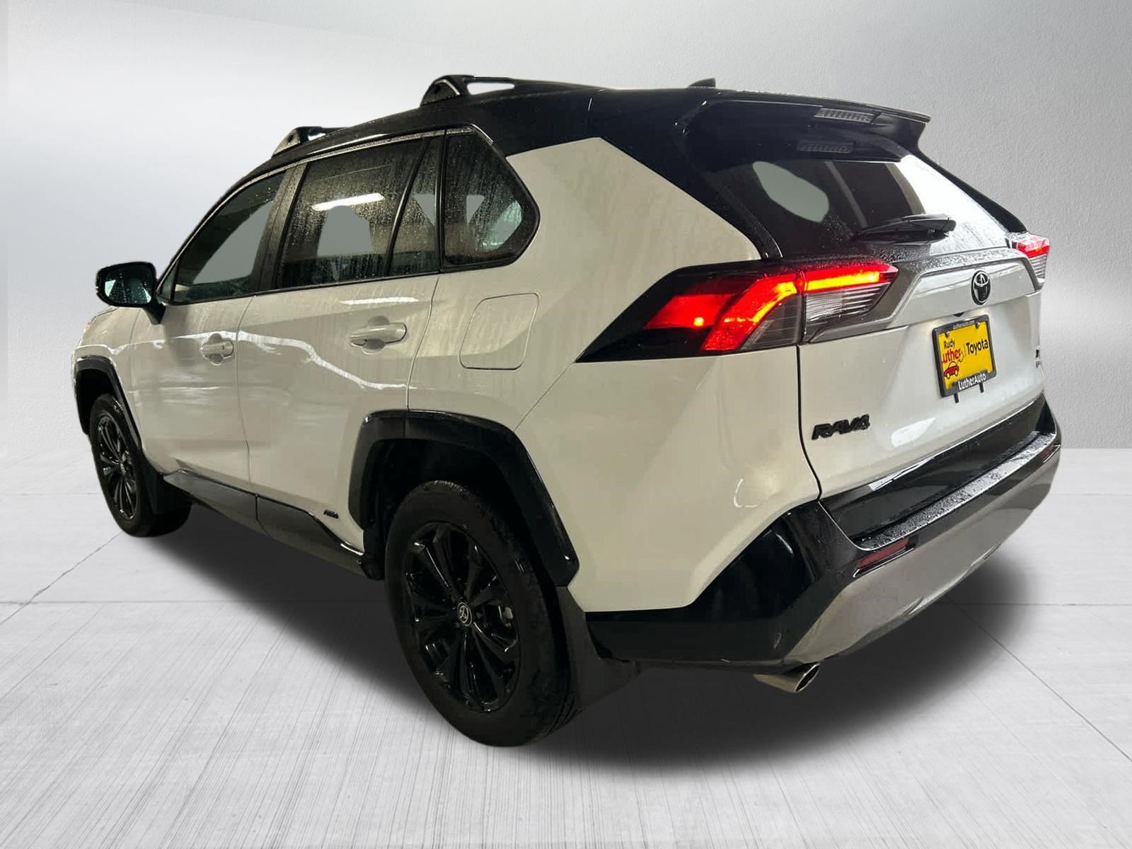 Certified 2025 Toyota RAV4 XSE w/ Advanced Technology Package AWD/4WD image 4
