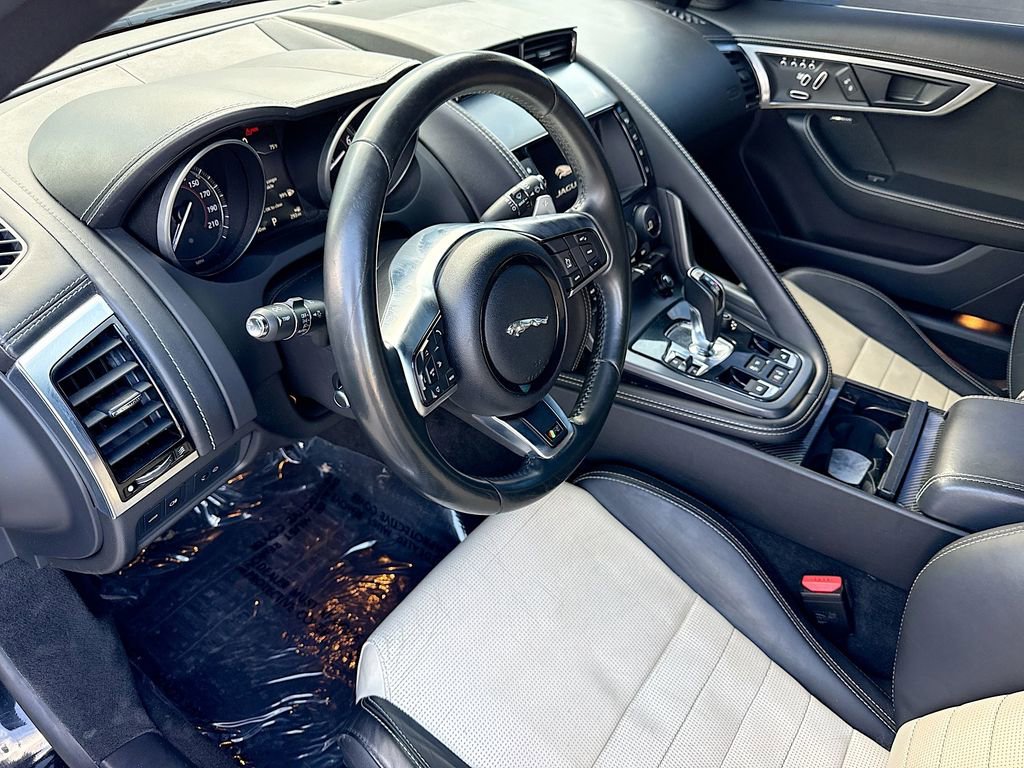 Used 2018 Jaguar F-TYPE R w/ Suedecloth Interior Package AWD/4WD image 21