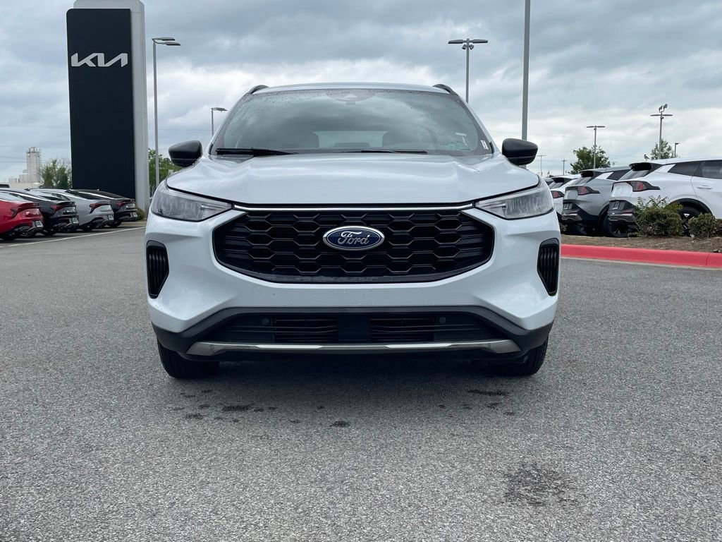 Used 2025 Ford Escape ST-Line FWD image 2