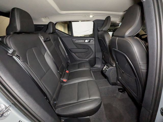 New 2025 Volvo XC40 B5 Ultra w/ Climate Package AWD/4WD image 29