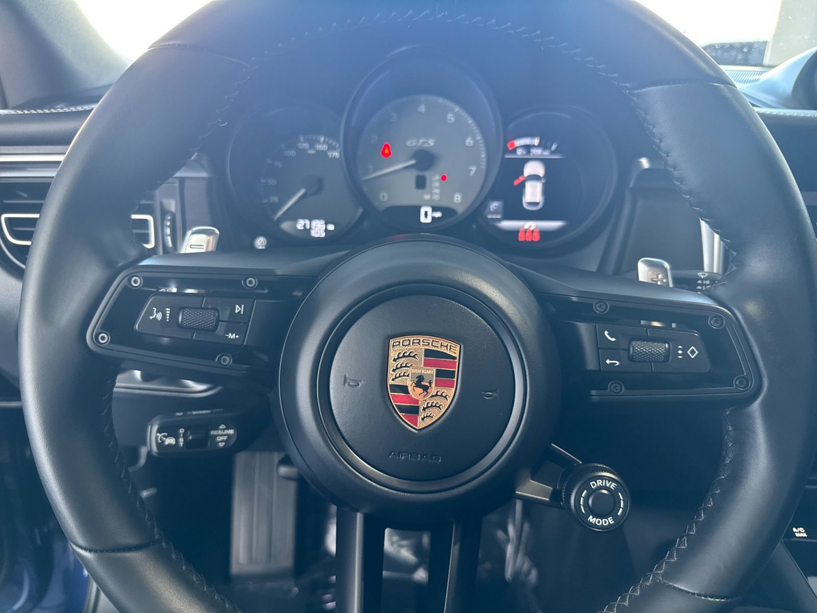 Certified 2024 Porsche Macan GTS AWD/4WD image 27