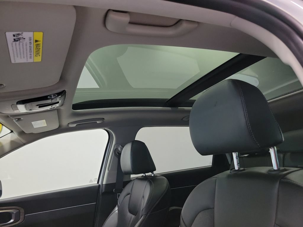 Used 2023 Kia Sorento S w/ Panoramic Sunroof Package AWD/4WD image 28