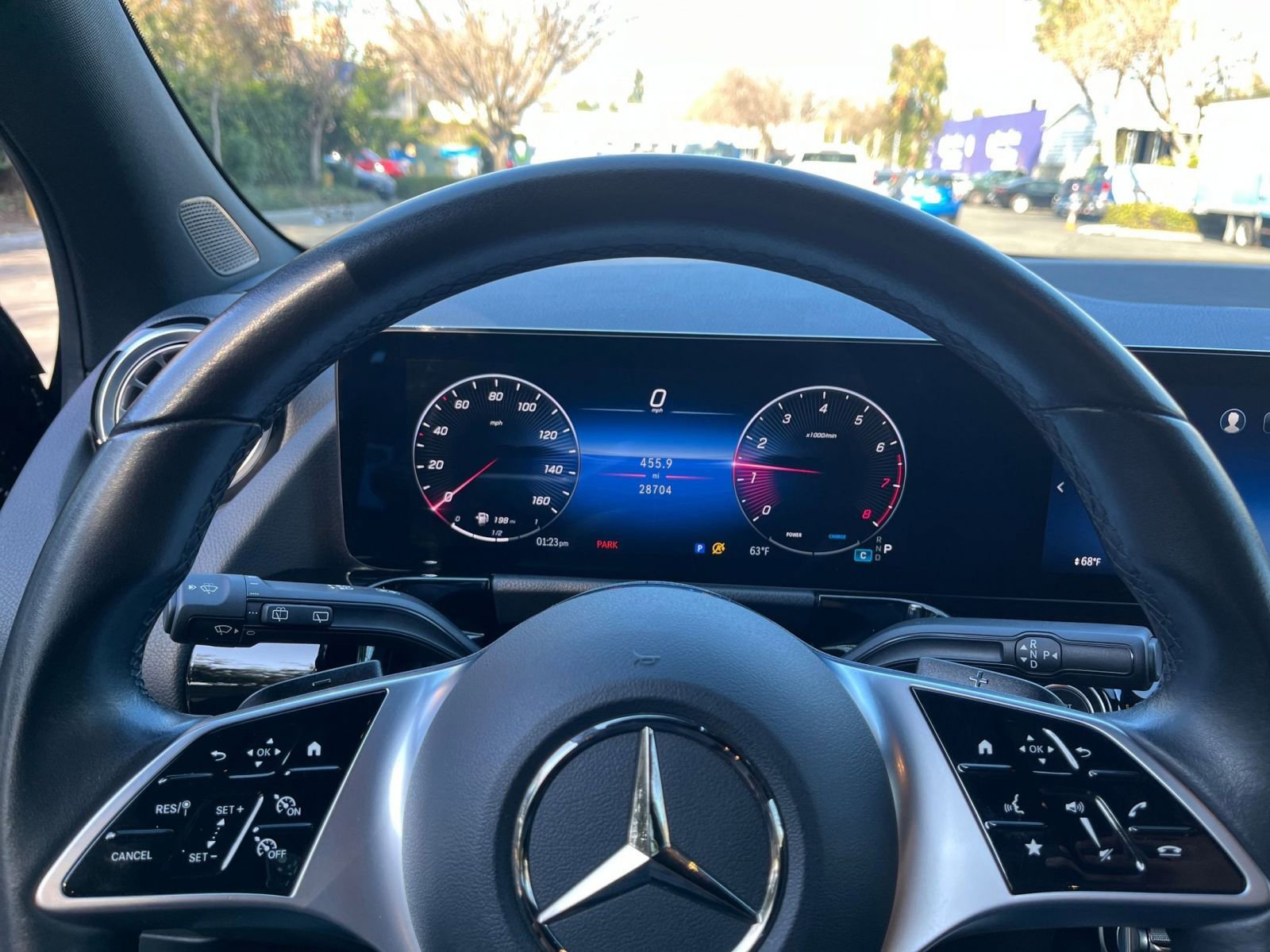 Used 2025 Mercedes-Benz GLA 250 4MATIC image 29