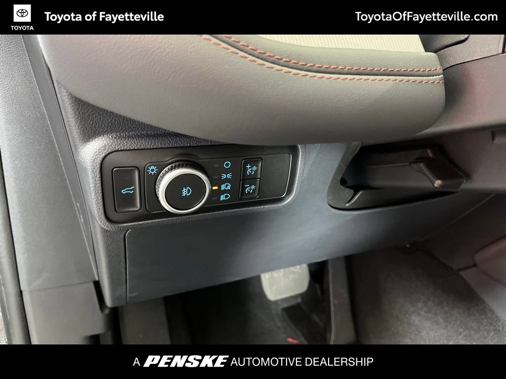 Used 2025 Ford Explorer Active w/ Active Comfort Package AWD/4WD image 31