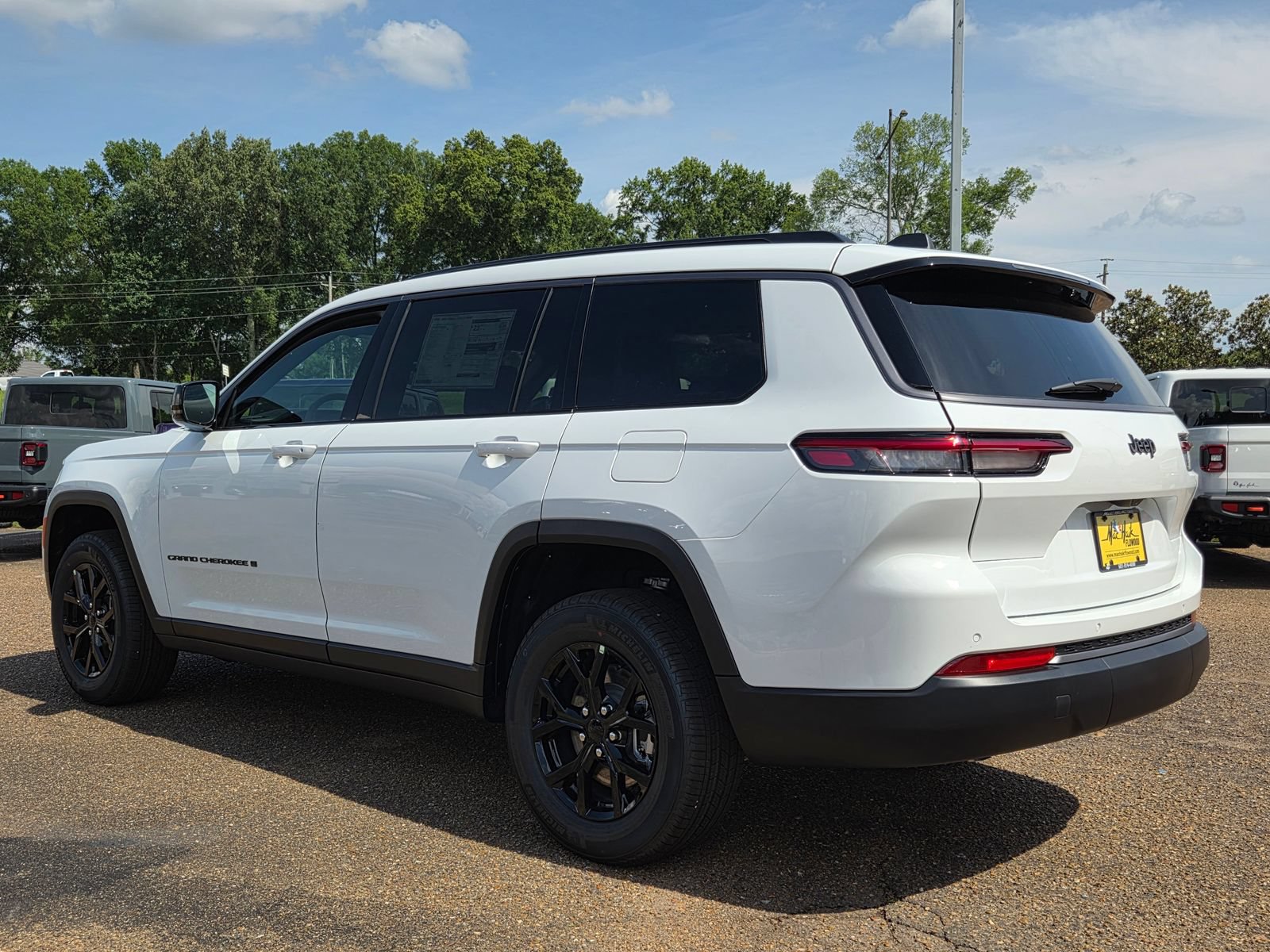 New 2026 Jeep Grand Cherokee L 2WD image 4