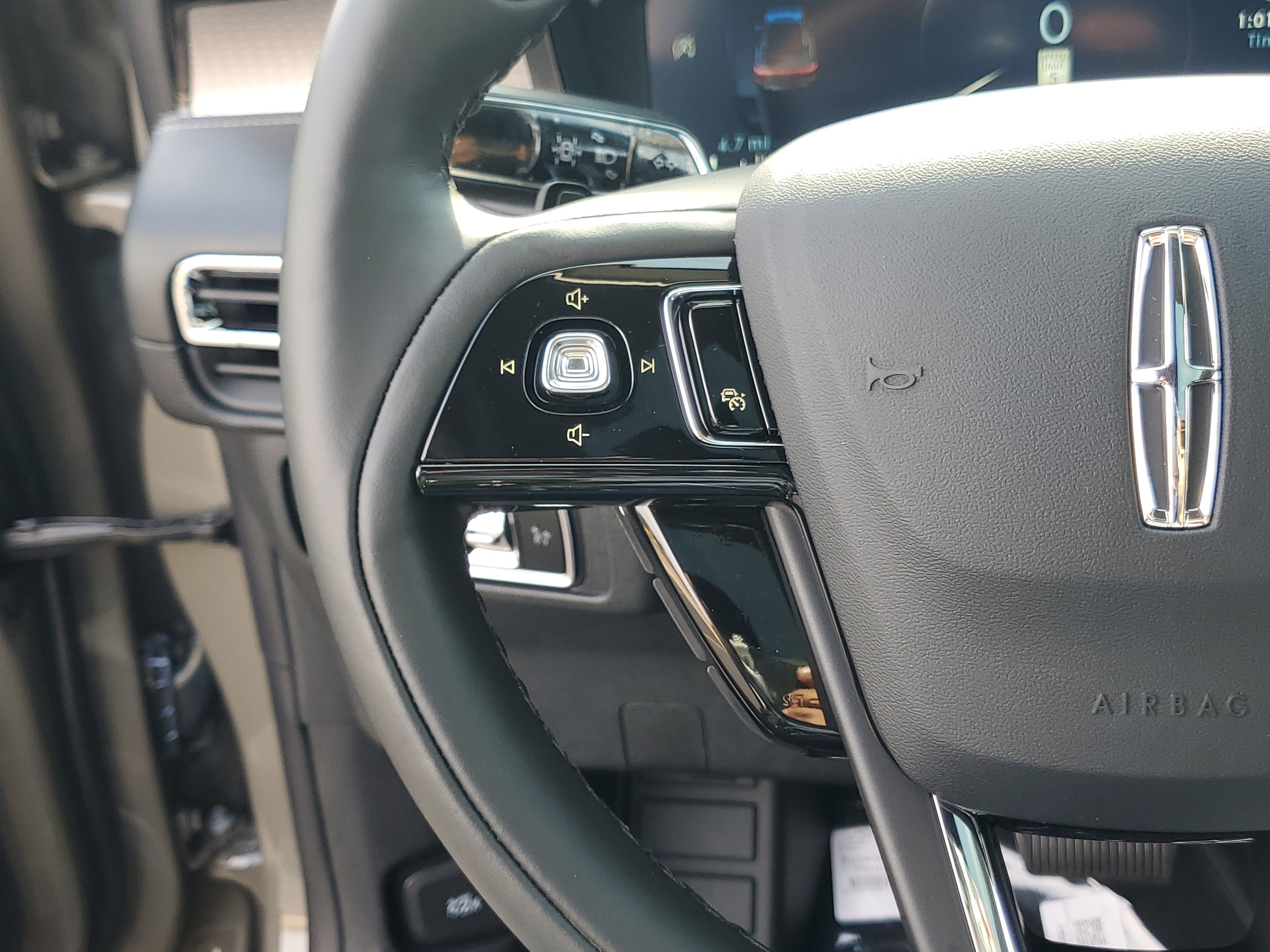 New 2026 Lincoln Corsair Reserve w/ Jet Appearance Package image 17