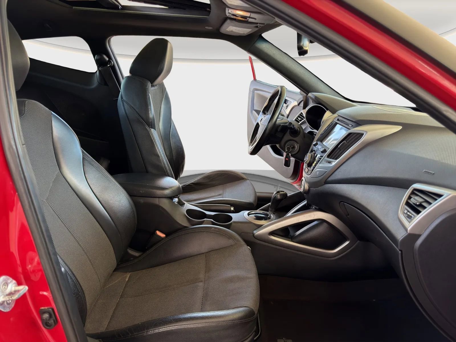 Used 2016 Hyundai Veloster w/ Option Group 02 image 18