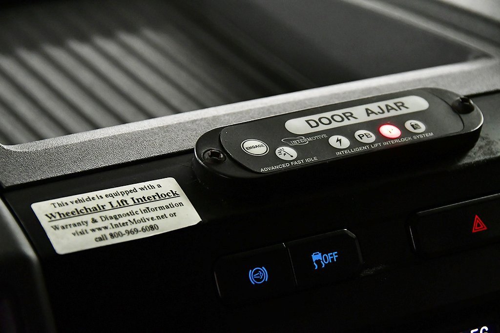 Used 2017 Ford F550 2WD Regular Cab Super Duty image 19