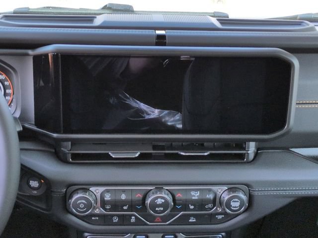 New 2026 Jeep Gladiator Sport AWD/4WD image 17