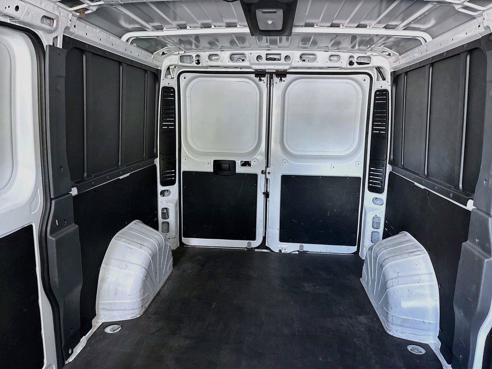 Used 2025 RAM ProMaster 2500 w/ Convenience Group FWD image 15