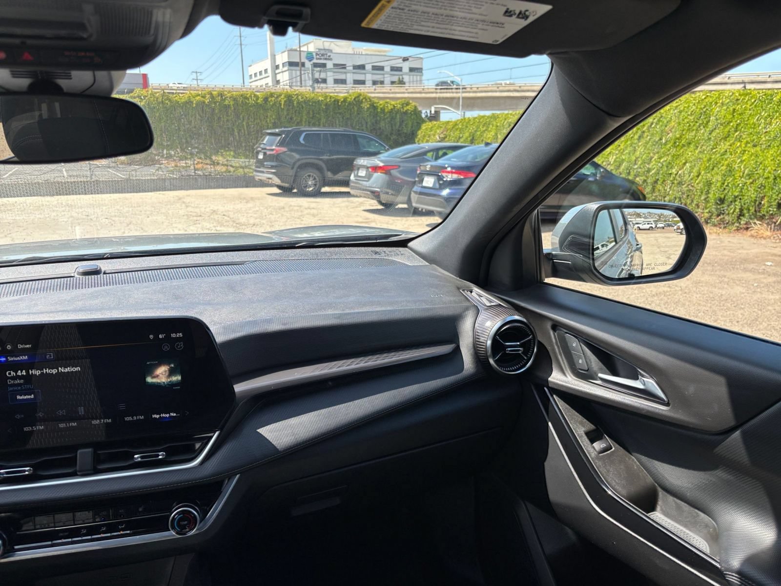 Used 2025 Chevrolet Equinox LT FWD image 35