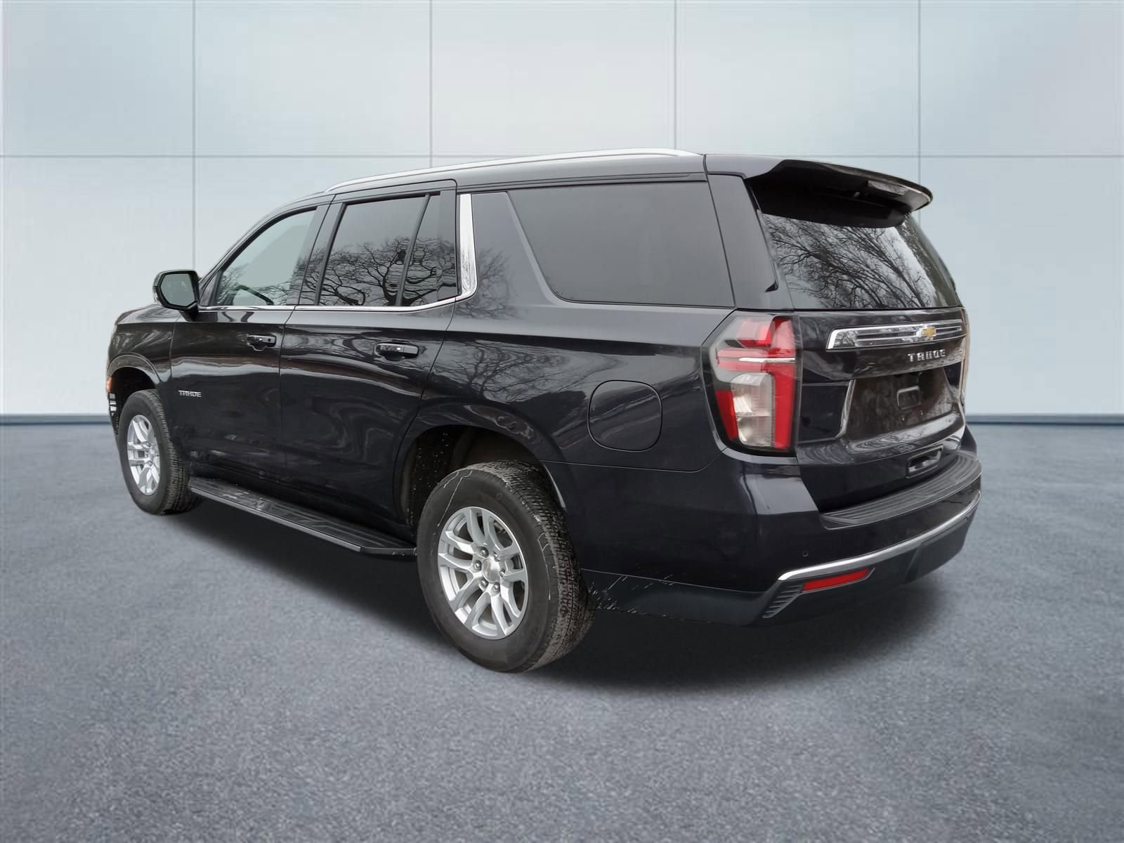 Used 2024 Chevrolet Tahoe LT image 3