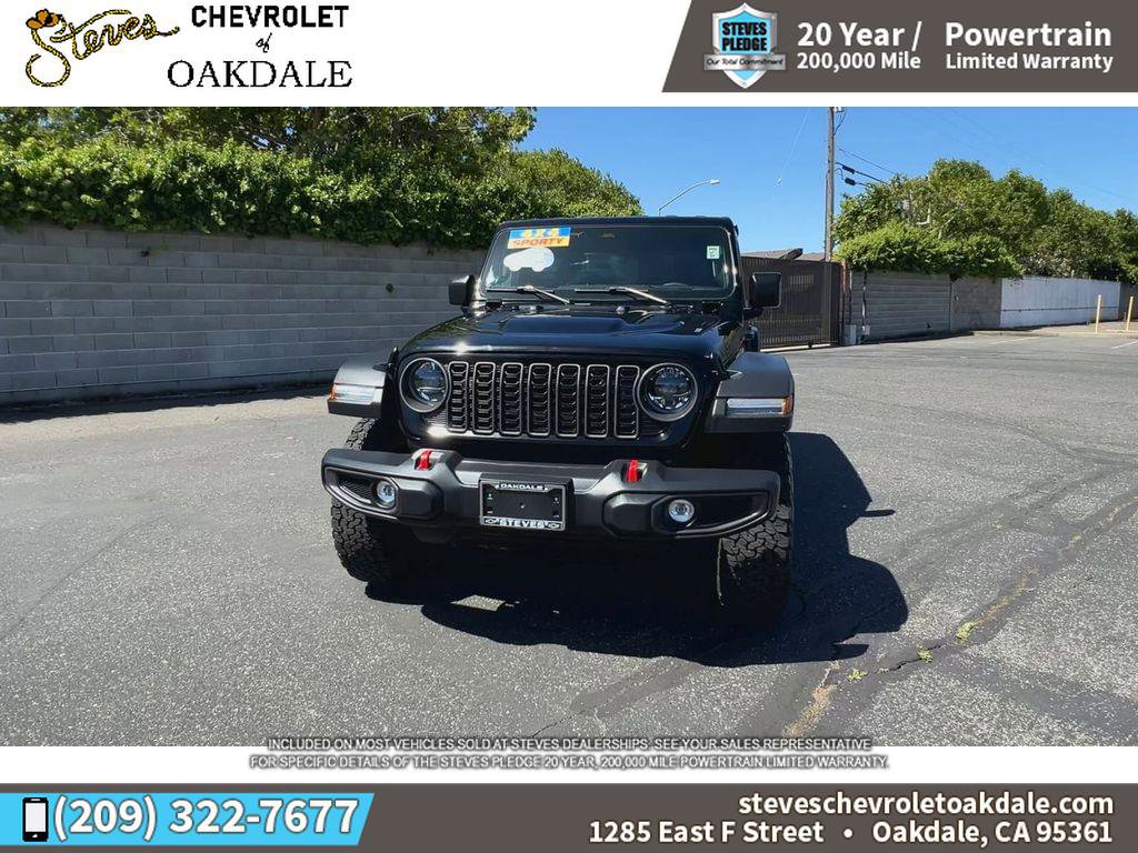Used 2025 Jeep Wrangler Unlimited Rubicon AWD/4WD image 4