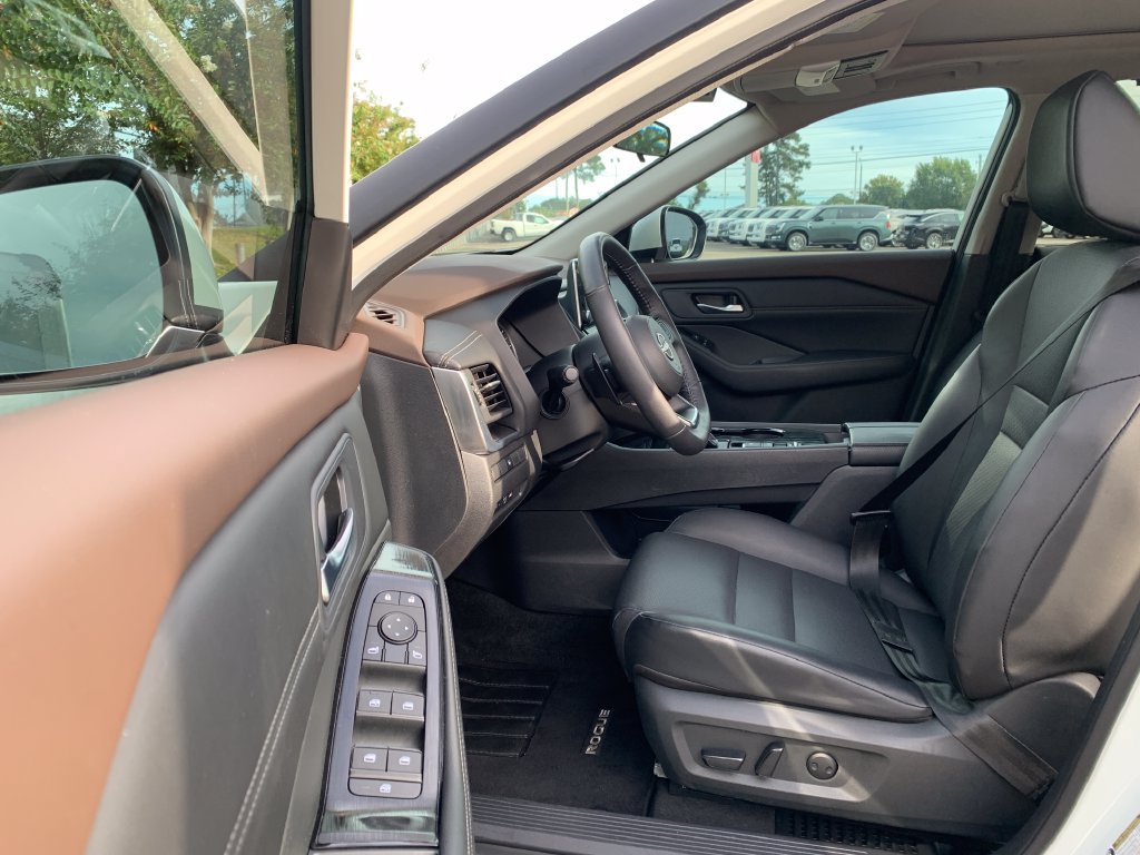 Used 2023 Nissan Rogue SV w/ SV Premium B Package FWD image 23