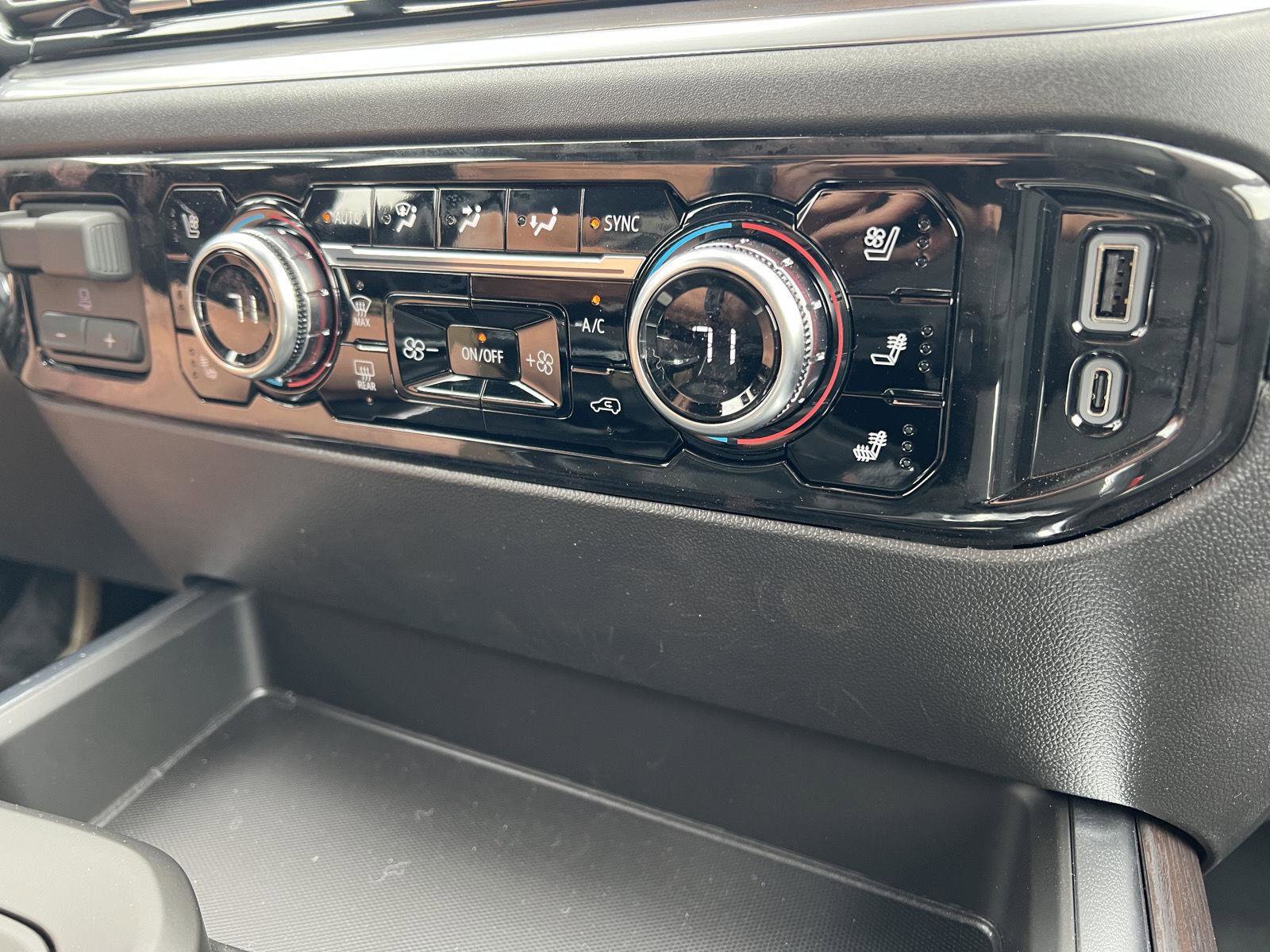 New 2026 GMC Sierra 1500 SLT image 37