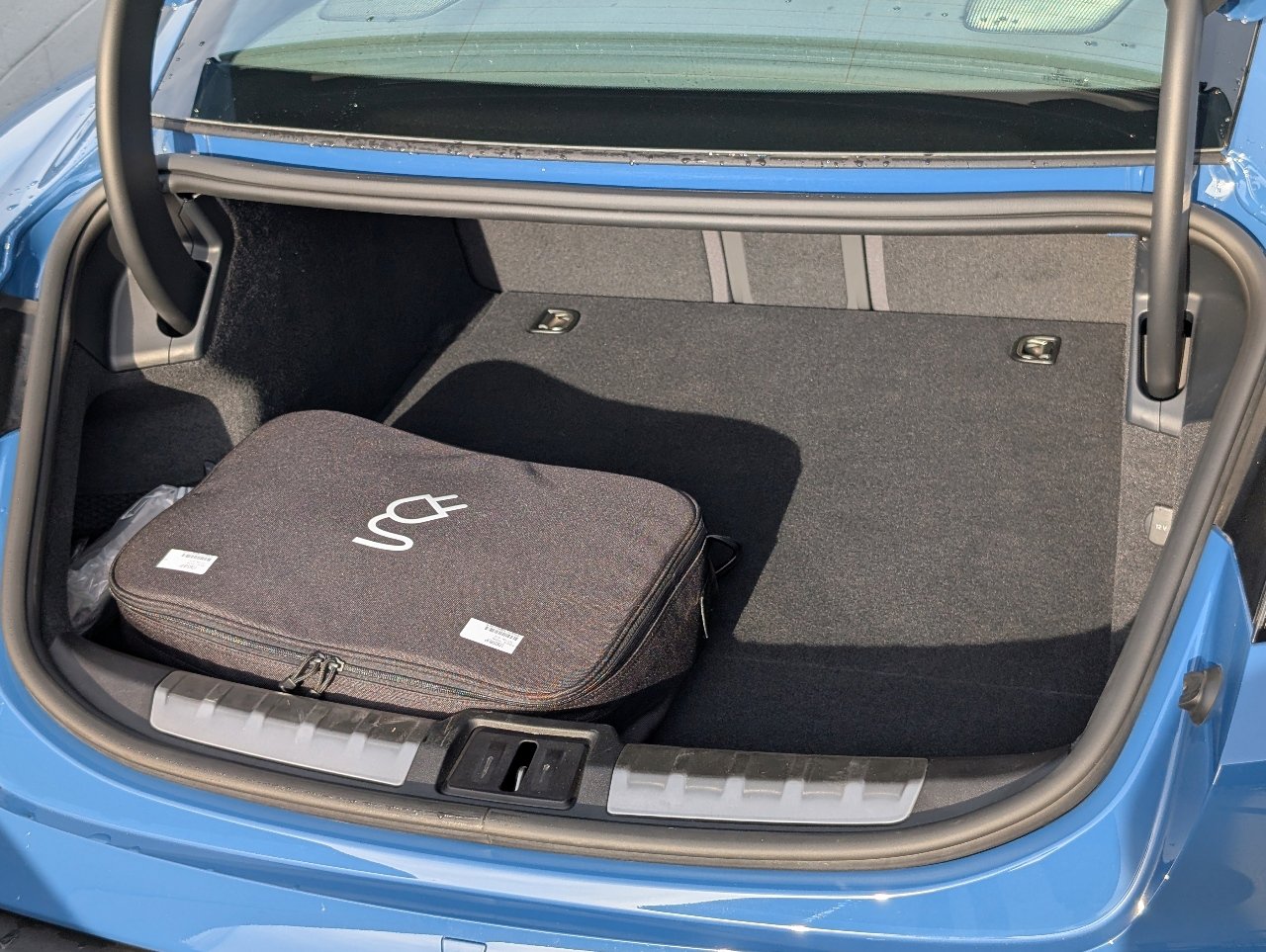 Used 2024 Porsche Taycan image 12