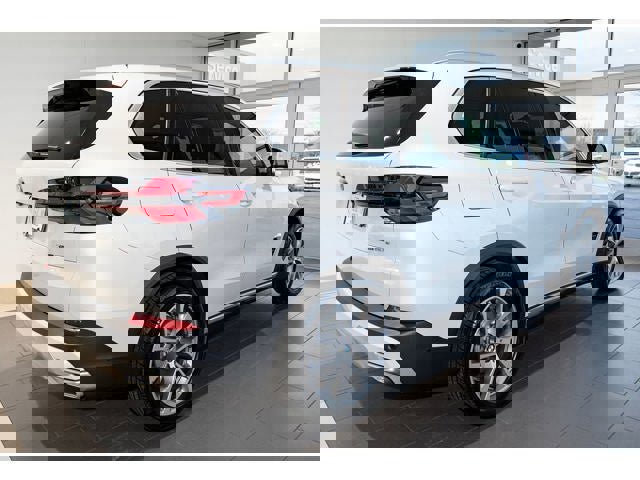 New 2026 BMW X5 xDrive50e image 41